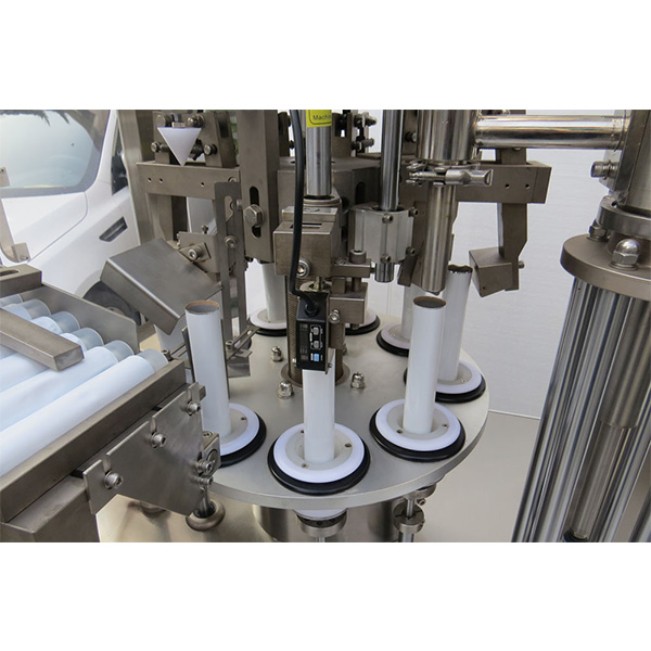 Automatyczna maszyna do zamykania miękkich tubek do butów