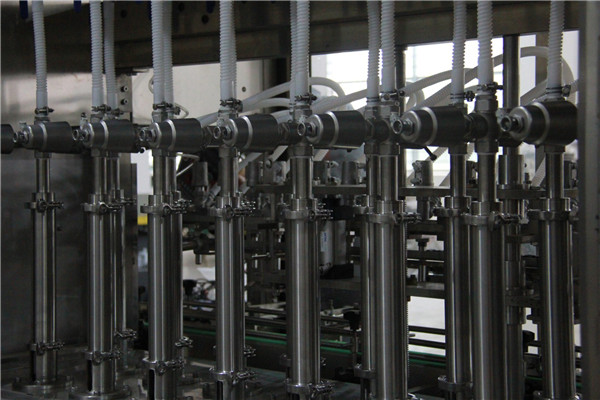 Liniowa maszyna do napełniania płynów sosem paprykowym o dużej pojemności