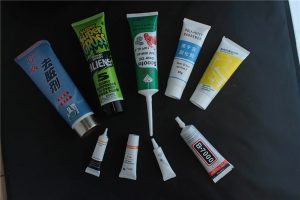 Ultradźwiękowa uszczelniająca maszyna do napełniania tubek kosmetycznych